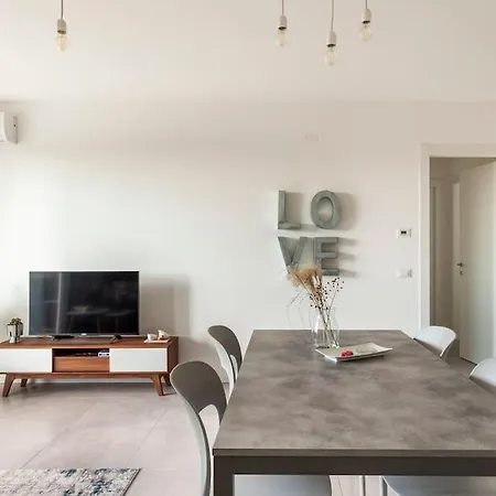 Casa Mev E Un Attico In Centro A *